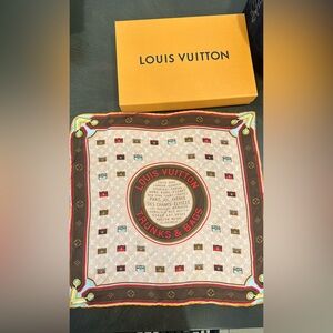 LOUISVUITTON SILK SQUARE SCARF